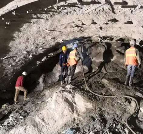 兰溪拱顶带模注浆料的施工流程及注意事项